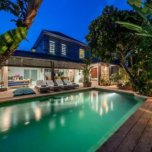 https://villa-alchemy-4-bedroom-trendy-villa-in-superior-location.hotelsseminyak.net